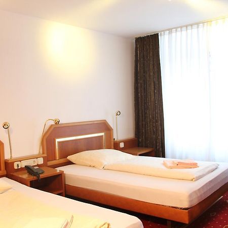 Wali'S Hotel Bielefeld Bagian luar foto