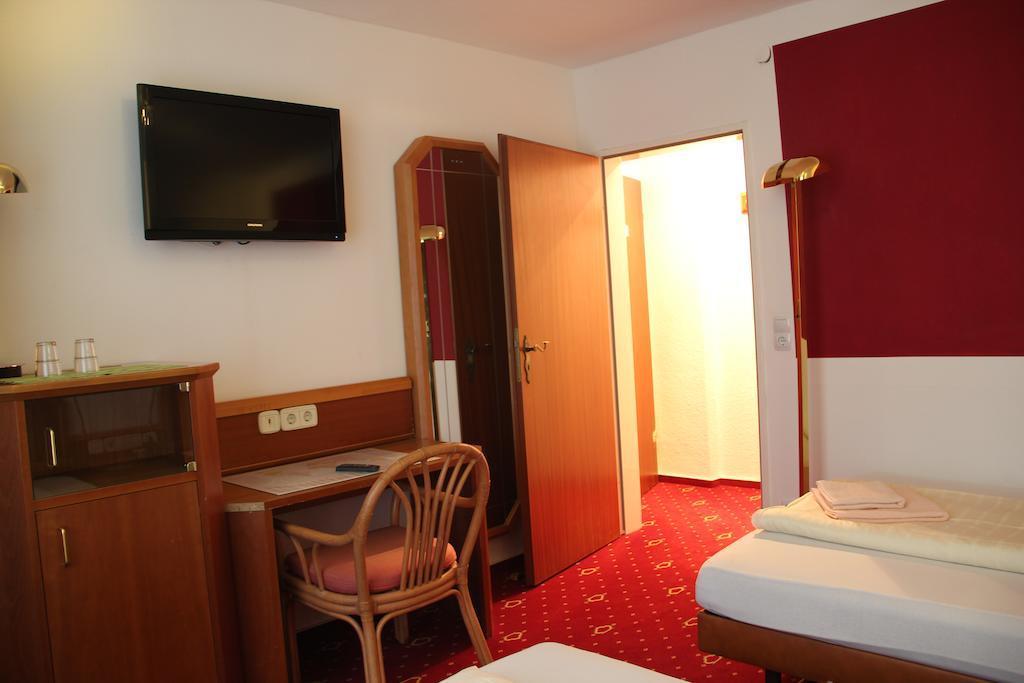 Wali'S Hotel Bielefeld Bagian luar foto