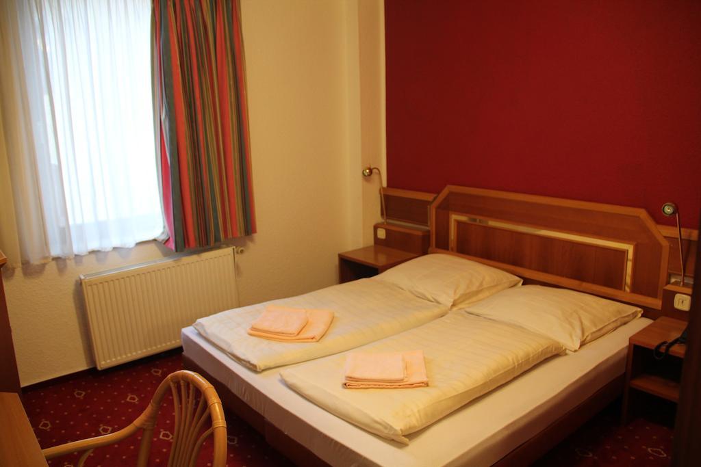 Wali'S Hotel Bielefeld Ruang foto