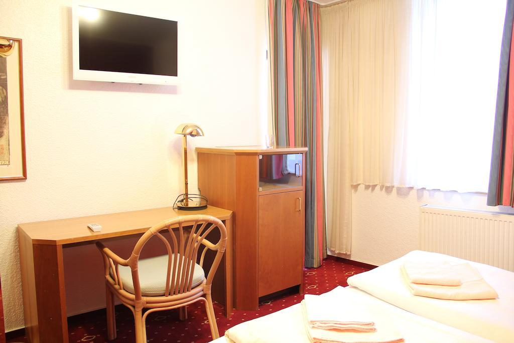 Wali'S Hotel Bielefeld Ruang foto