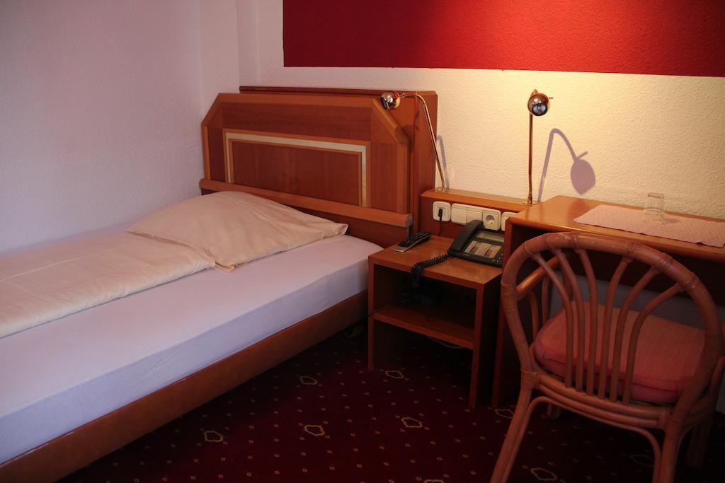 Wali'S Hotel Bielefeld Ruang foto