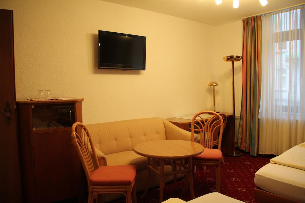 Wali'S Hotel Bielefeld Ruang foto