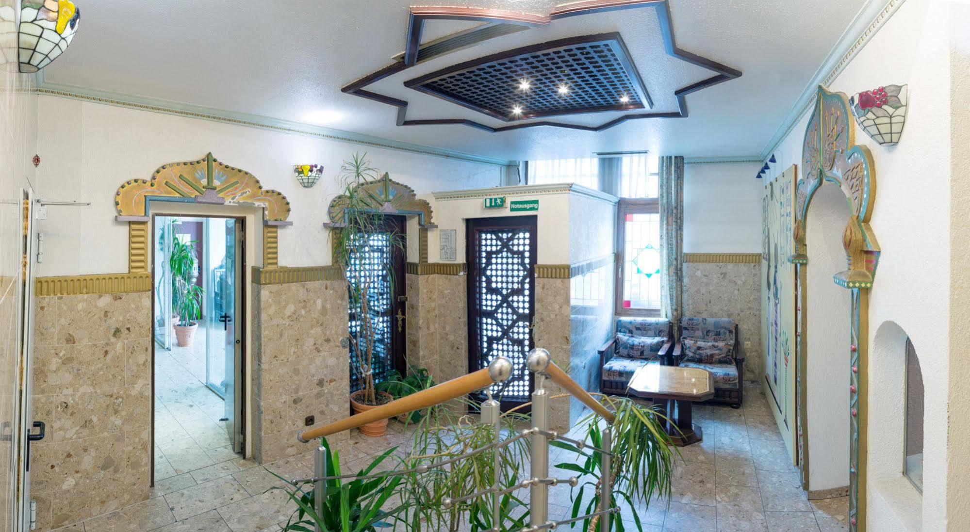 Wali'S Hotel Bielefeld Bagian luar foto